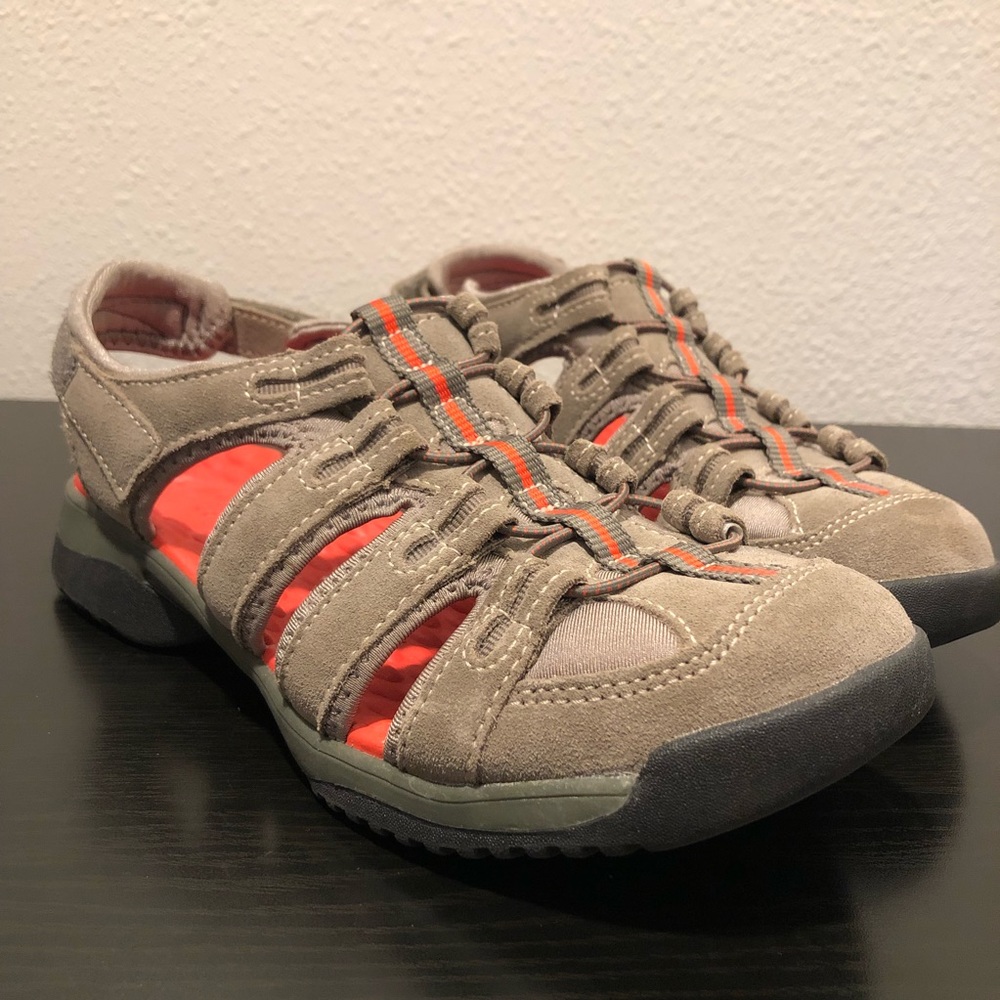 Clark's 13291  Bungee Slip On Sports Sandals Sz7.5